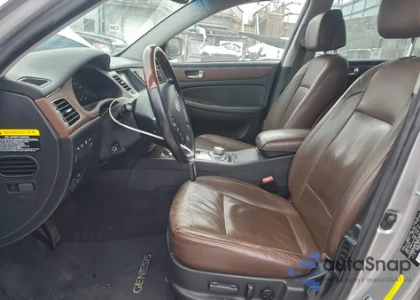 2011 Hyundai Genesis 4.6L z USA, uszkodzony, nr VIN KMHGC4DF5BU114546